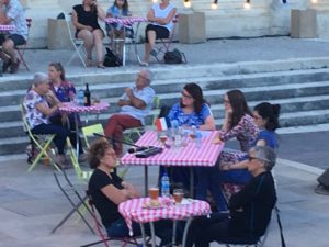 Une galerie ..du Festival de Grignan